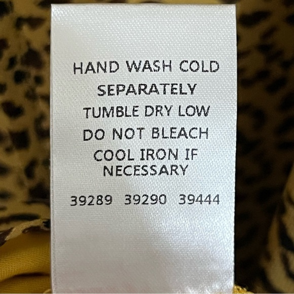 Women’s Sugar Lips Tiered Long Sleeve Cheetah Print Mini Dress Size Small - Picture 7 of 13